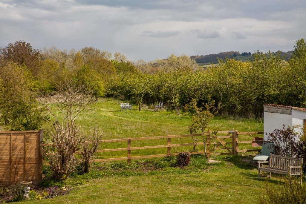 Beautiful 2 Bedroom Guest House With Private Pool In Lacock, Wiltshire Dış mekan fotoğraf