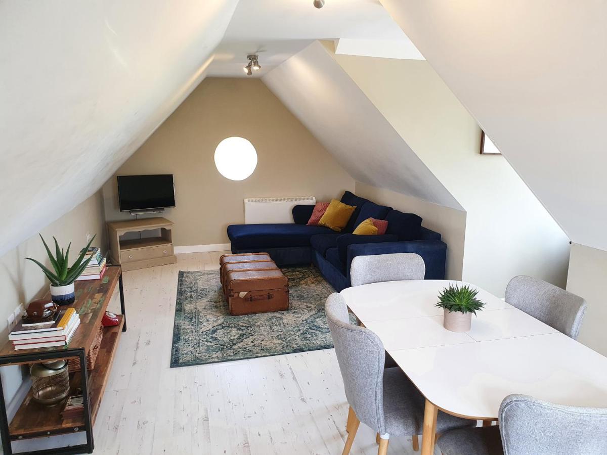 Beautiful 2 Bedroom Guest House With Private Pool In Lacock, Wiltshire Dış mekan fotoğraf