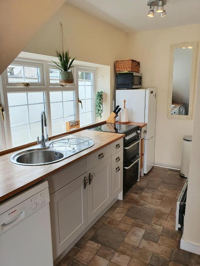 Beautiful 2 Bedroom Guest House With Private Pool In Lacock, Wiltshire Dış mekan fotoğraf