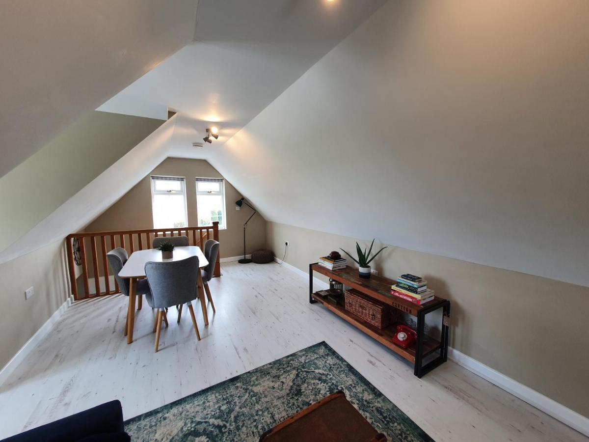 Beautiful 2 Bedroom Guest House With Private Pool In Lacock, Wiltshire Dış mekan fotoğraf